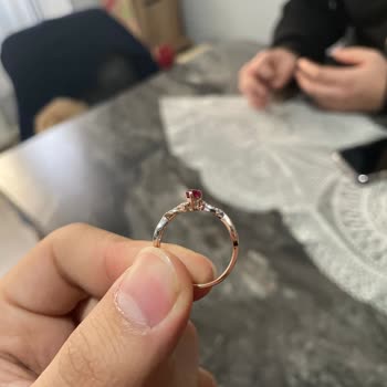 Ömür Boyu Garantili Yüzüğüm Hem Yamuk Hem Çatlak Geldi!