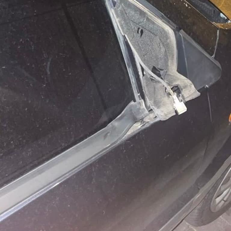 Lüks Karadeniz Şoförünün Dikkatsizliği Ve Saygısız Davranışı Sonucu Araç Hasarı Ve Güvenlik İhlali