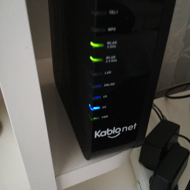 Öğrencinin Araştırma Ödevini Engelleyen Ani İnternet Kesintisi Ve Mağduriyet