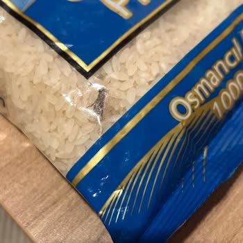 Kapalı Pakette Böcek Çıkan Pirinç Endişesi