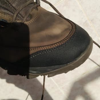 Yağmurda Renk Bozulan Ayakkabıya Çözüm Bekliyorum