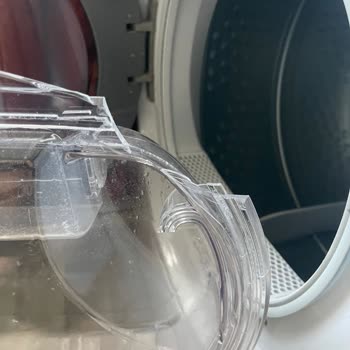 Kurutma Makinesi Su Haznesi Kapağı Sürekli Düşüyor Ve Kırıldı, Garanti Kapsamında Destek Alamıyorum