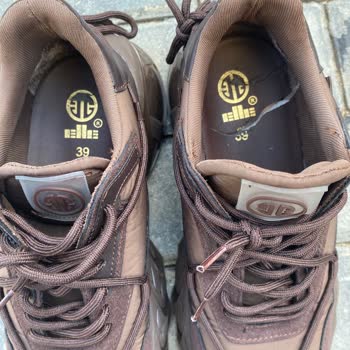 Kısa Sürede Parçalanan Elle Sneaker İçin İade Talebi Ve Hayal Kırıklığı