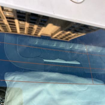 BMW 3.20 F30 Araçta Cam Fitili Ve İç Aksamda Güneş Kaynaklı Erime Sorunu