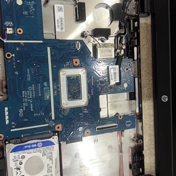 HP Laptopta Ani Ekran Arızası Ve Üretim Hatası Şüphesi