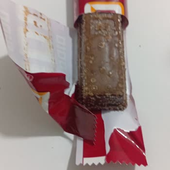 Aldığım Ülker Gofrette Renk Bozukluğu Ve Kabarcıklar Var