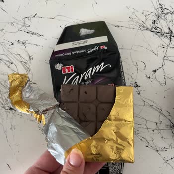 Bozuk Çikolata Nedeniyle Sağlık Endişesi Ve Hayal Kırıklığı