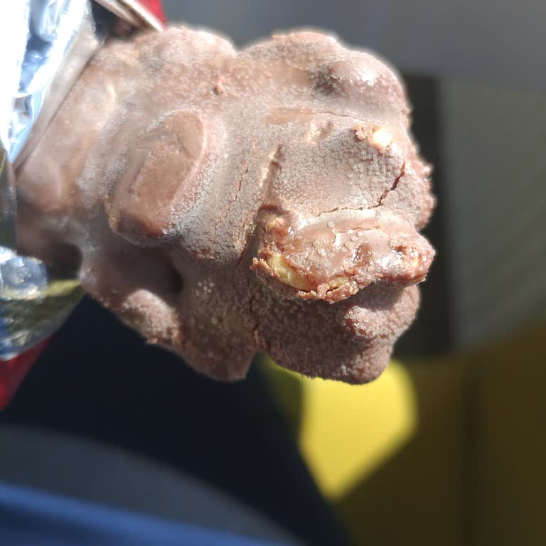 Eti Gıda Kantin Satın Alınan Çikolatada Deformasyon Ve Beyaz Noktalar