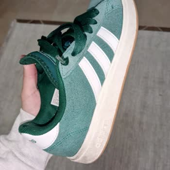 Adidas Spor Ayakkabıda Topuk Kısmı Kısa Sürede Deforme Oldu