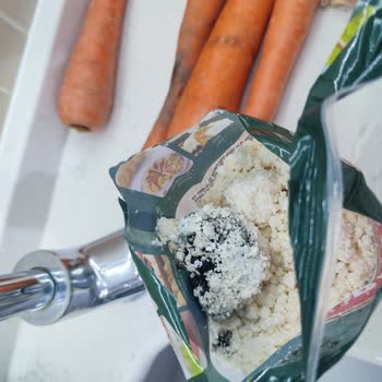 Son Kullanma Tarihi Geçmemiş Lor Peynirinden Küf Çıkması Ve Kötü Koku