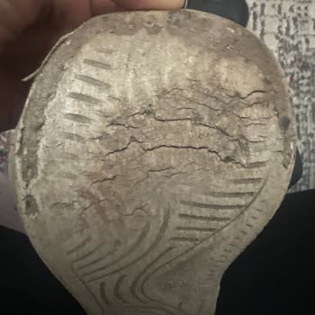 Aldığım Ayakkabının Tabanı Ve Dikişleri Kısa Sürede Yırtıldı