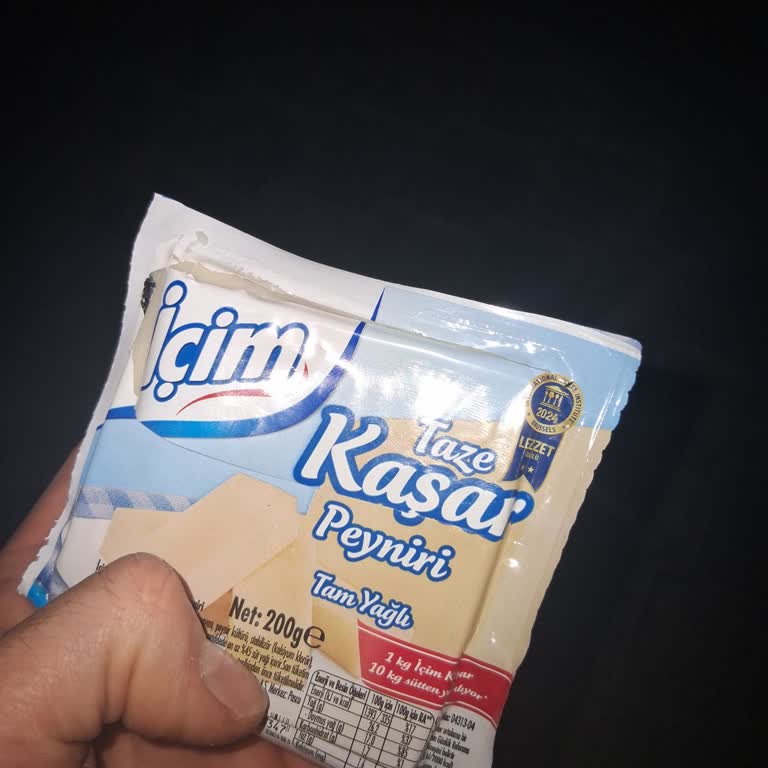 Aldığım İçim Kaşar Peynirinin İçinde Kıl Çıktı, Hijyen Sorunu Yaşadım