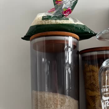 Saklama Kaplarında Geçmeyen Yağ Kokusu Sorunu