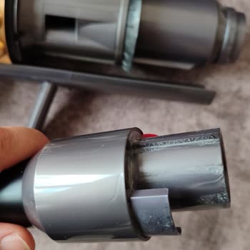 Garanti Kapsamındaki Dyson Süpürgemin Boru Sorunu Ücretli Çözülmek İsteniyor