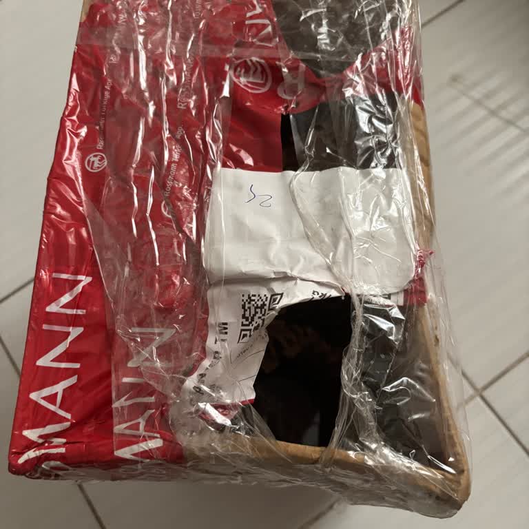 Açılmış Kargo Paketi Güvenimi Zedeledi Açıklama Bekliyorum