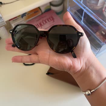 Rayban Gözlüğümdeki Yamukluk İçin Mağazada Çözüm Bulamıyorum