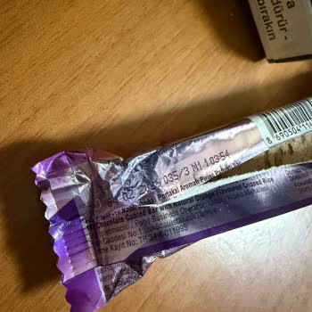 Aldığım Çikolata Küflenmiş Ve Bozuk Çıktı, Mağduriyetimin Giderilmesini İstiyorum