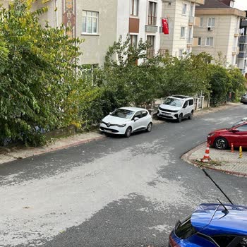 AYEDAŞ Tehlikeli Direk Nedeniyle Mahallemizde Güvenlik Riski Artıyor