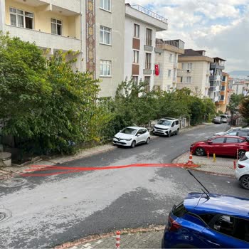 AYEDAŞ Tehlikeli Direk Nedeniyle Mahallemizde Güvenlik Riski Artıyor