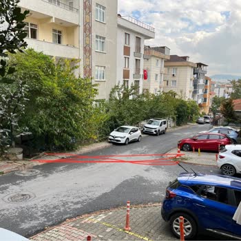 AYEDAŞ Tehlikeli Direk Nedeniyle Mahallemizde Güvenlik Riski Artıyor