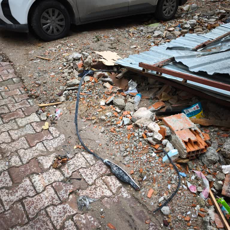 İnşaat Nedeniyle Kopan İnternet Kablosu Günlerdir Onarılmıyor