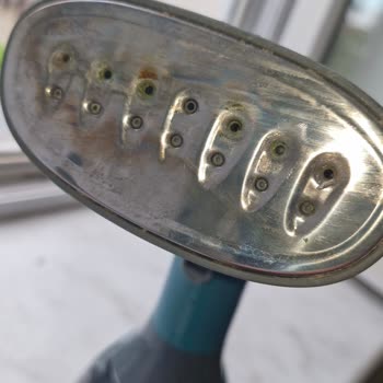 Porçöz Buharlı Ütü Temizleyici Ütümün Plastik Aksamını Eritti Ve Yoğun Duman Çıkardı