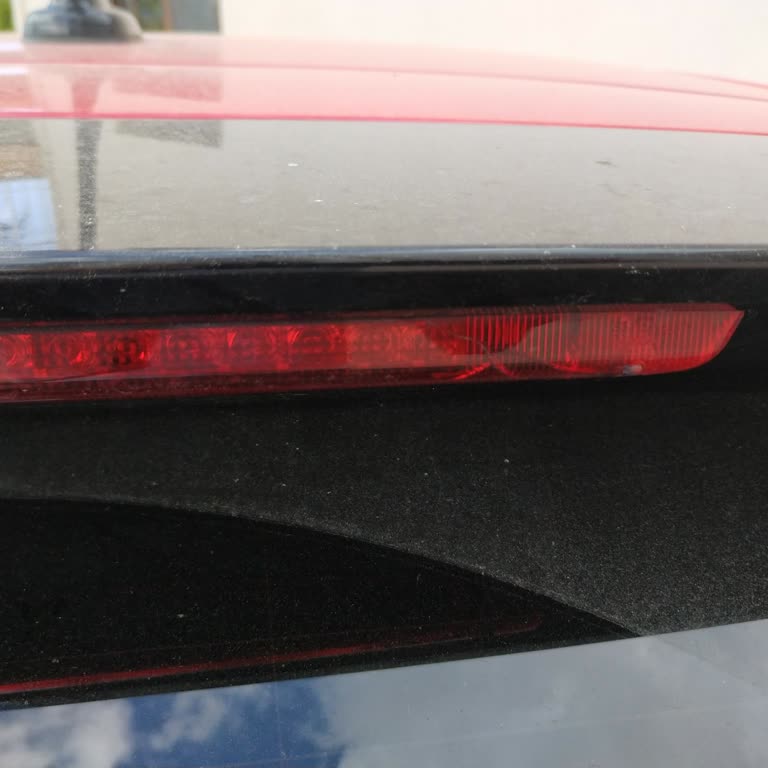 Skoda Fabia Arka Stop Lambasındaki Kronik Çatlak İçin Garanti Desteği Alamadım