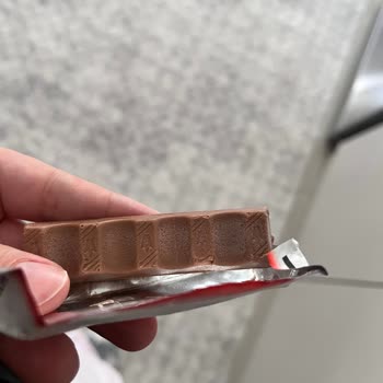 Kinder Çikolata'da Son Kullanma Tarihi Belirsizliği Ve Bozulmuş Ürün Şoku