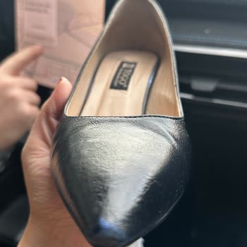 Aldığım Ayakkabının Rengi Farklı Çıktı Ve İki Kez Topuğu Kırıldı