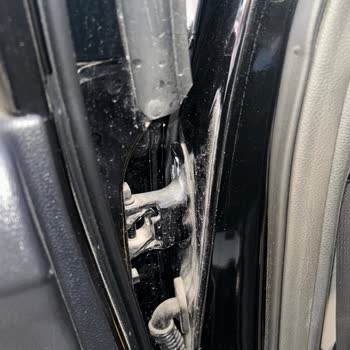 Ayyıldız Oto Yıkama'da Yetersiz Temizlik Ve İlgisiz Hizmet Sonrası Mağduriyet