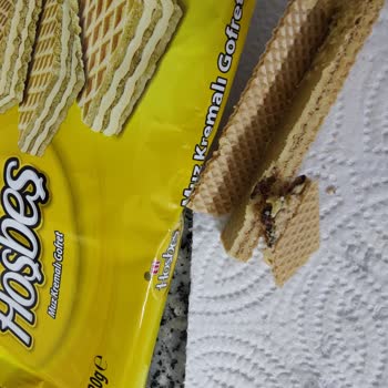 Aldığım Gofrette Beklenmeyen Siyah Maddeler Ve Bebeğimin Tüketmesi Nedeniyle Endişe Yaşadım