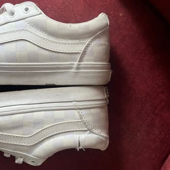 Kısa Sürede Yırtılan Ayakkabılar İçin Değişim Talebi