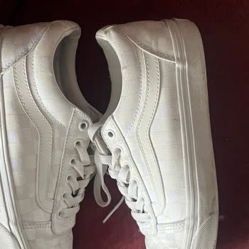 Kısa Sürede Yırtılan Ayakkabılar İçin Değişim Talebi