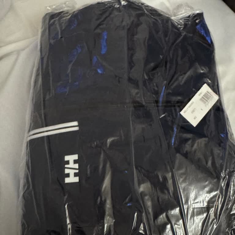 Sipariş Ettiğim Sarı Mont Yerine Lacivert Mont Gönderildi Değişim Yapılmıyor