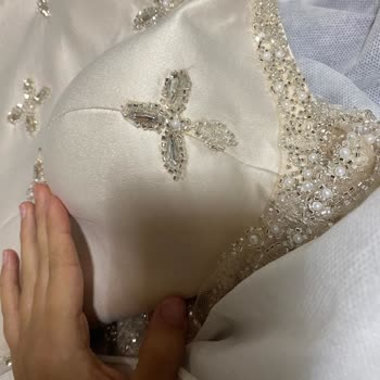 Kiraladığım Elbise Eksik Tadilat Ve Hasarlı Teslim Edildi, Ücret İadesi Talep Ediyorum