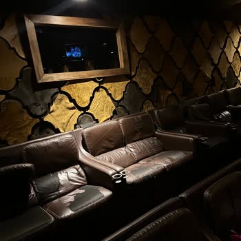 Terracity Cinema Pink: Yüksek Fiyatlara Rağmen Eski Ve Rahatsız Koltuklar