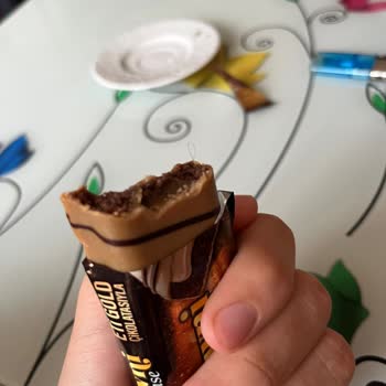 Eti Browni Kekten Saç Çıkması Ve Mağduriyet