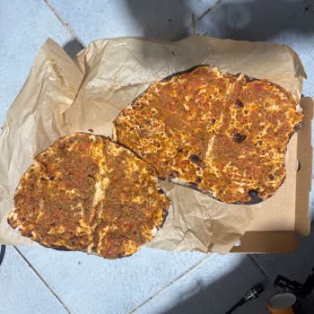 Sürekli Şekilsiz Ve Pişmemiş Lahmacun, İade Sorunu Ve İlgisizlik