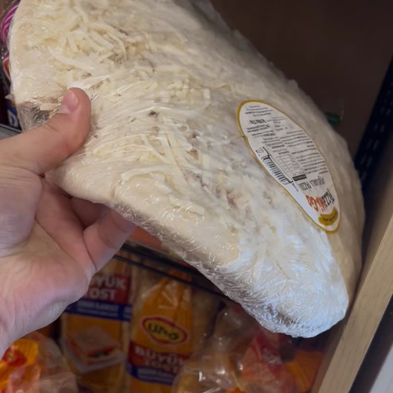 Migros Mimaroba'da Dondurulmuş Pizzalar Donmamış Şekilde Satılıyor, Çözüm Bekleniyor