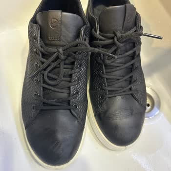 Ecco Ayakkabıda 3 Ayda Taban Sararması Ve İlgisiz Mağaza Yaklaşımı Hayal Kırıklığı Yarattı