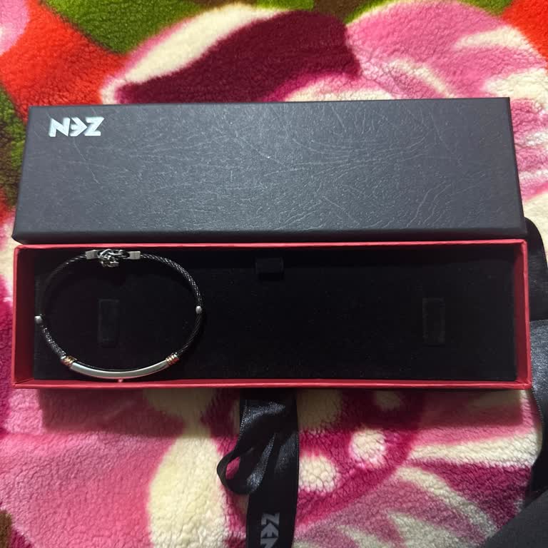 Mağaza Personelinin Uygunsuz Davranışı Ve Yanlış Hediye Kutusu Seçimi Nedeniyle Yaşadığım Memnuniyetsizlik