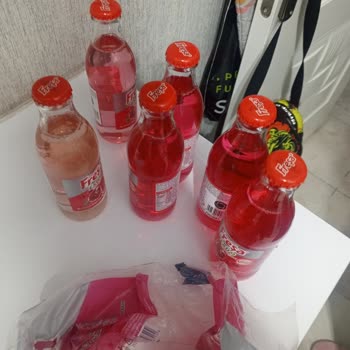 Farklı Renkte Ve Bilgisiz Freşa Narlı Soda Ürünleri Hakkında Endişe