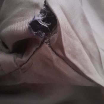 Aldığım Blazer Ceket Yırtık Çıktı, Firma İade Ve Değişim Sürecinde Mağdur Ediyor