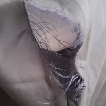 Aldığım Blazer Ceket Yırtık Çıktı, Firma İade Ve Değişim Sürecinde Mağdur Ediyor