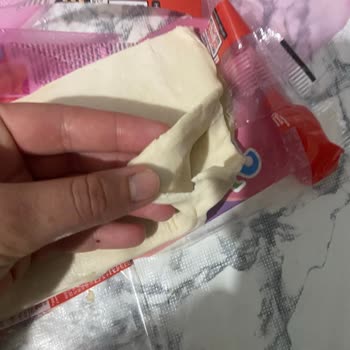 Milföy Hamurlarında Yağlı Kağıt Eksikliği Ve Yapışma Sorunu