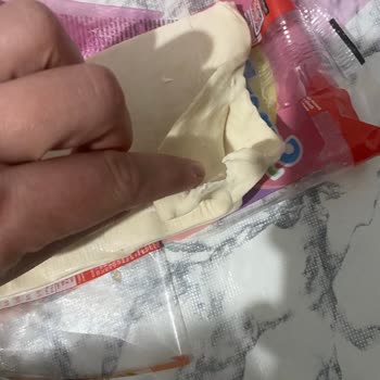 Milföy Hamurlarında Yağlı Kağıt Eksikliği Ve Yapışma Sorunu