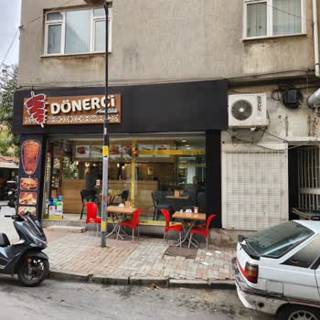 Yan Binadan Sızan Lağım Suyu Nedeniyle Sağlık Ve Yaşam Sorunu