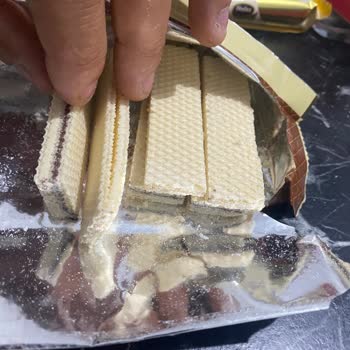 Torku Kakaolu Sade Kremalı Gofret Ürününün İçeriği Görseldeki Gibi Değil