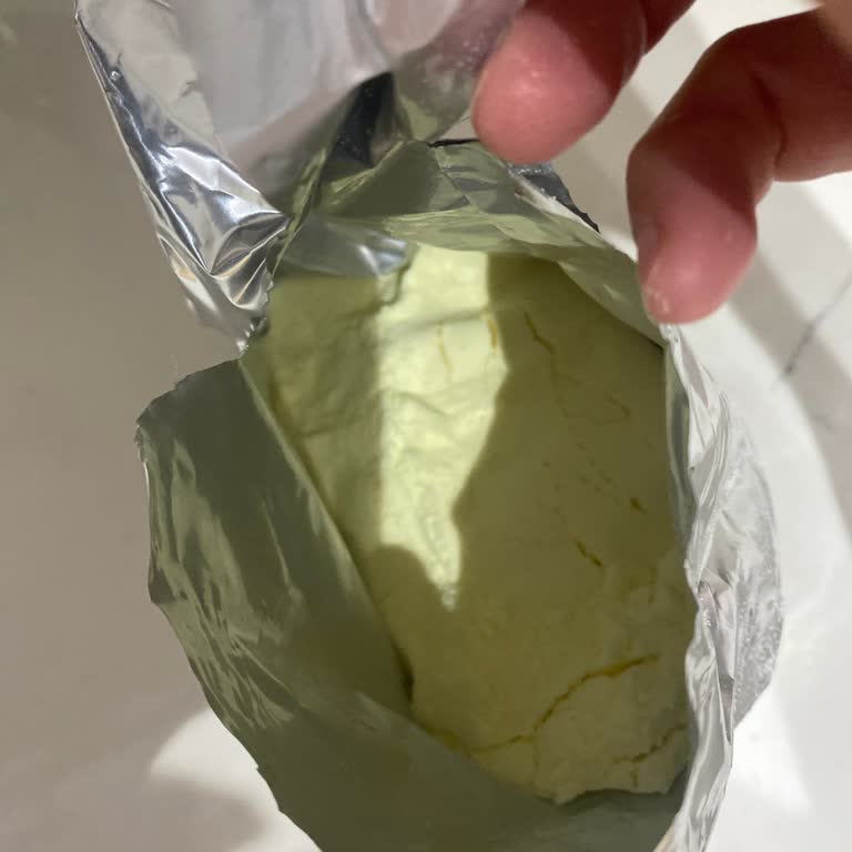 Bozulmuş Mama Nedeniyle Bebek Sağlığı Tehlikede Mağaza Çözüm Sunmuyor