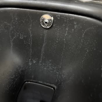 İdeal Standard Siyah Klozetlerde Sürekli Su Lekesi Sorunu Mağduriyet Yaratıyor